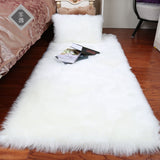 Plush soft European bedroom carpet imitation wool pad.