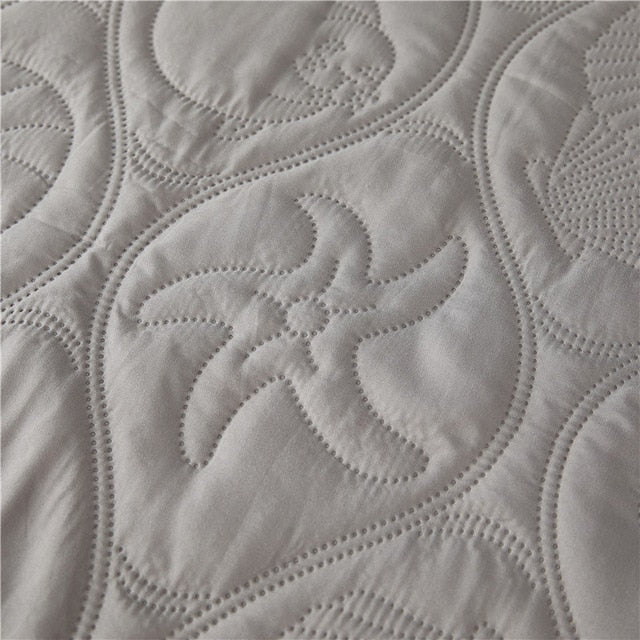 MECEROCK Solid Colour Quilted Embossed Waterproof Mattress.